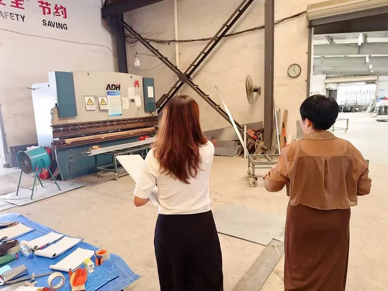 customer visit the expansion joint factory